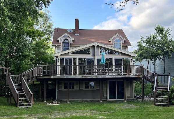 Back of 3 story lakefront property.