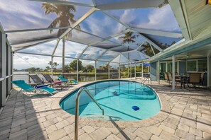 Heated pool vacation rental in Cape Coral