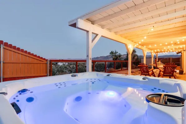 Bain à remous extérieur