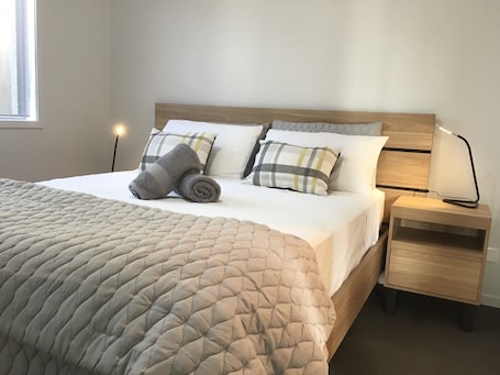 Queen Bed