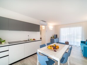 Cabinetry, Food, Countertop, Interior Design, Table, Wood, Kitchen, Floor, Flooring, Tap