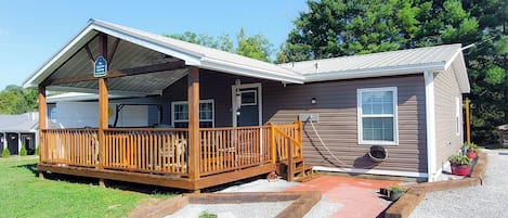 Welcome to The Linkview Getaway located in Jamestown, KY