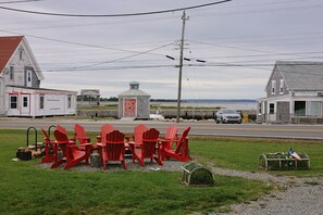 seating for 10