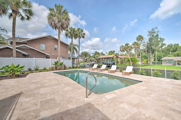 Crystal River Vacation Rental | 3BR | 2.5BA | 1,946 Sq Ft | Step-Free Entry