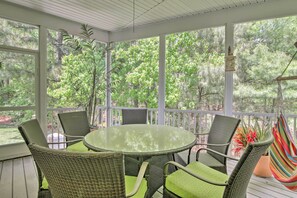Screened-In Porch | Outdoor Dining Area | 2-Story Home