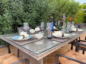 Outdoor dining