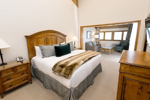Furniture, Bedroom, Room, Indoors, Bed