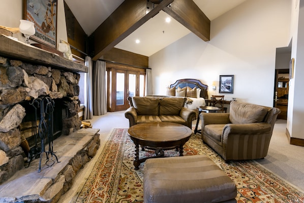 Living Room, Room, Indoors, Furniture, Couch