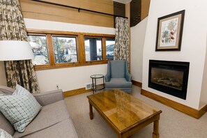 Flooring, Living Room, Indoors, Room, Furniture