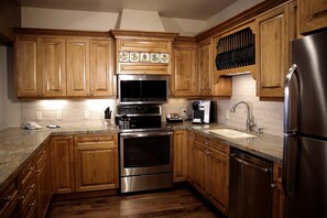 Room, Indoors, Furniture, Kitchen, Flooring