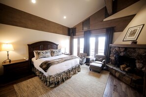 Flooring, Hardwood, Furniture, Bedroom, Room