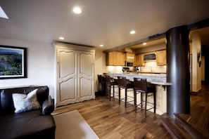 Flooring, Hardwood, Floor, Furniture, Indoors