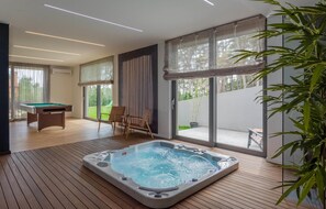 hot-tub