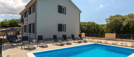 pool