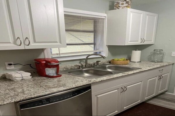Main House Kitchen-Dishwasher fridge, stove, microwave, Keurig, Airfryer