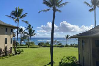 Ocean View, Beachfront Townhouse 2bd/2ba/2 lanai