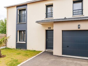 Building, Plant, Window, Garage Door, Door, Wood, House, Tree, Land Lot