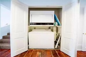 Washer & Dryer in Unit