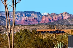 Clear view of Sedona's Bell Rock, Courthouse Rock, Courthouse Rock, Courthouse Butte, and Flagstaff's Humphreys Mountain are all visible from the patio!