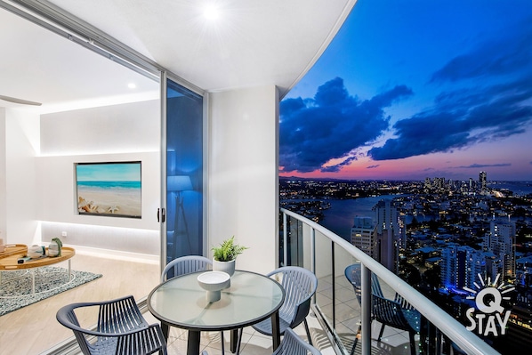 Enjoy the fresh breeze from the balcony 💎