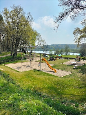Außen-Kinderspielplatz