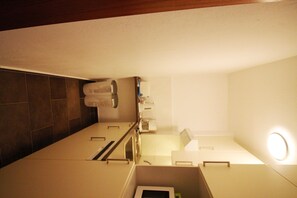 Unclassified image, 2 of 11, button