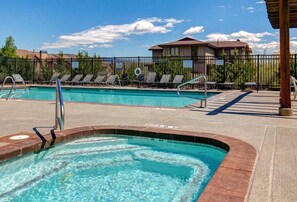 hot tub pool 1