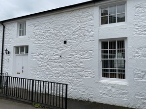 parking in front of cottage