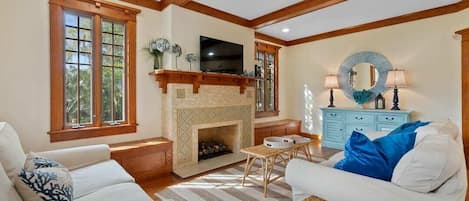 Living room equipped with smart tv and Netflix ready to stream