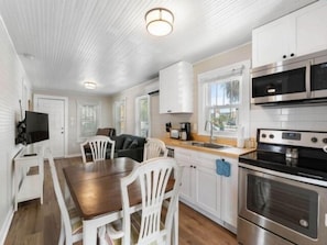 Chair,Furniture,Indoors,Room,Kitchen