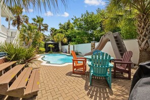 Backyard oasis- ready for fun!