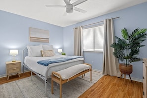 Very cute & modern Guest Bedroom with Queen bed & twin size bunks in Panama City Beach