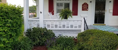 Urban Getaway front porch - 535 Forest Av. 






















