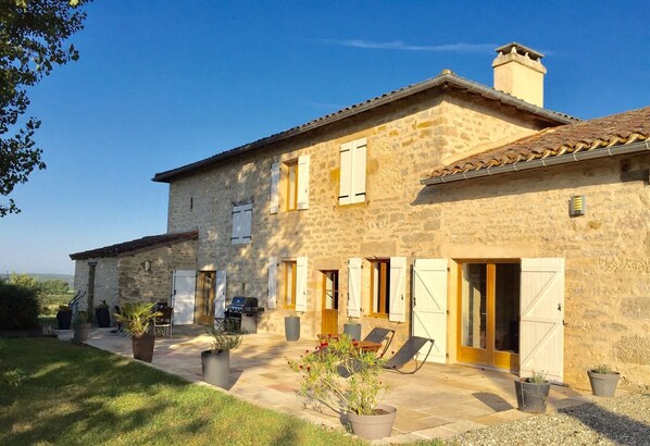 Roussergues (Country Houses in France)