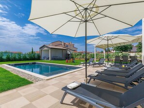 Plant, Property, Sky, Water, Umbrella, Shade, Swimming Pool, Cloud, Outdoor Furniture, Architecture