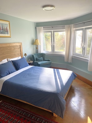Queen bed