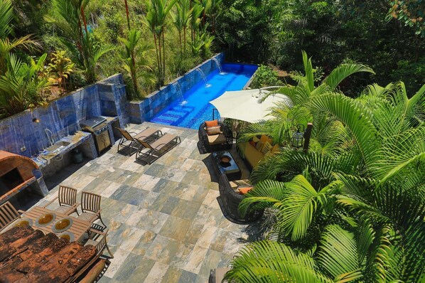 Villa Palmeras with jungle views & pool near MA (909)