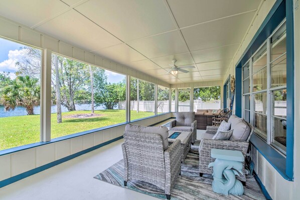 Homosassa Vacation Rental | 2BR | 1BA | 1,500 Sq Ft | Step-Free Access