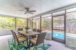 Covered lanai with ceiling fan for dining al fresco