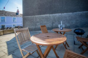 Ivy Cellar - 2 Bedroom Apartment - Tenby (11009)