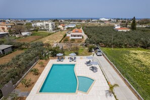 Modern apt,Huge Swimming pool,Near all amenities,Rethymno 3