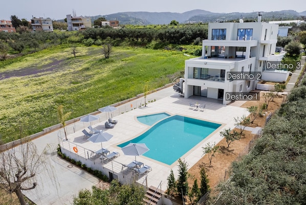 Modern apt,Huge Swimming pool,Near all amenities,Rethymno 3