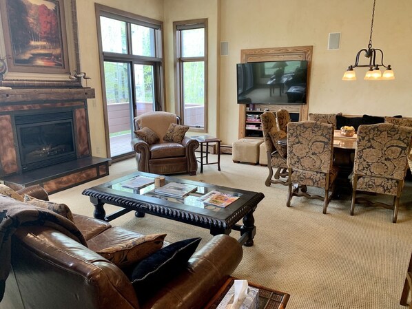 Spacious sitting area and gas fireplace 