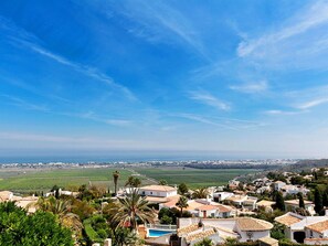 Cloud, Sky, Plant, Tree, Water, Body Of Water, Urban Design, Neighbourhood, Residential Area, Horizon