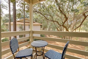 Balcony | Beach Chairs, Towels & Umbrella
