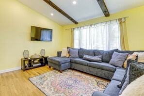 Living Room | Smart TV | Free WiFi | Window A/C Unit