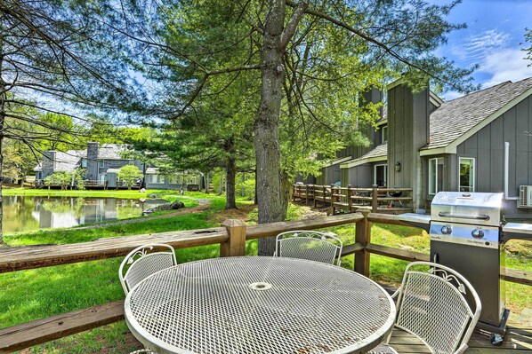 Lake Harmony Vacation Rental | 1BR | 1.5BA | 1 Step to Enter | 1,000 Sq Ft