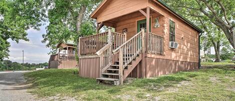 Dandridge Vacation Rental | 1BR | 1BA | 500 Sq Ft | Stairs Required