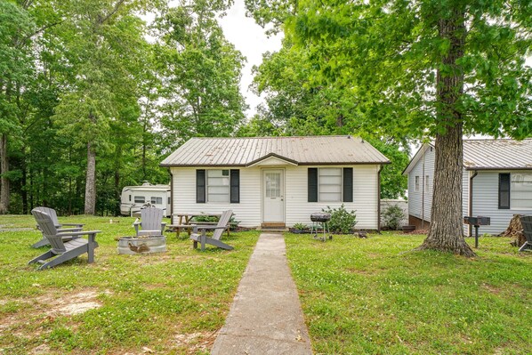 Dandridge Vacation Rental | 2BR | 1BA | 1,000 Sq Ft | Step-Free Access