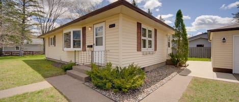 Cloquet Vacation Rental | 4BR | 2BA | 3 Steps for Entry | 1,500 Sq Ft